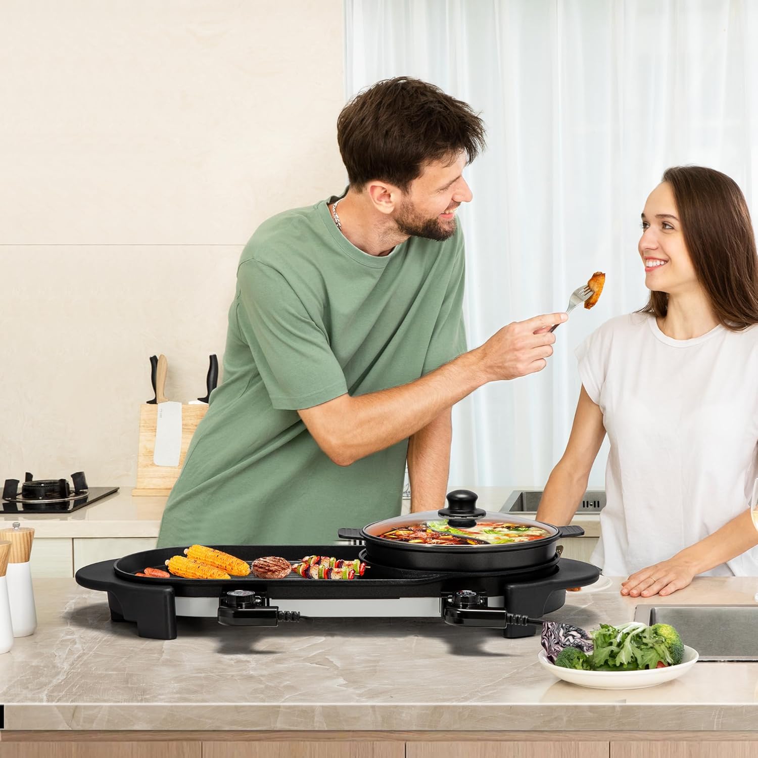 2200W Electric Hot Pot with Grill, Removable Non-stick Shabu-shabu Pot with Baking Pan, Separate Temperature Control 2-IN-1 Hotpot BBQ Y67395