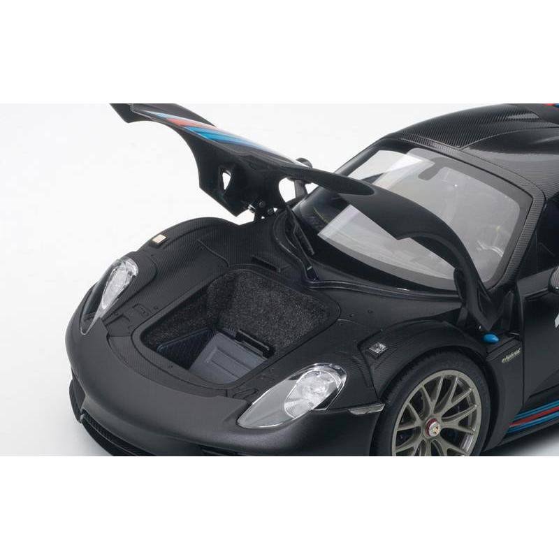 1/18 Black Model Car Q189