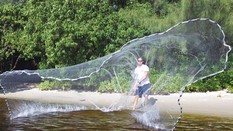 7& Spreader Cast Net 5/8 inch Mesh Clear Mono 1.5 lb Lead Wts O138514