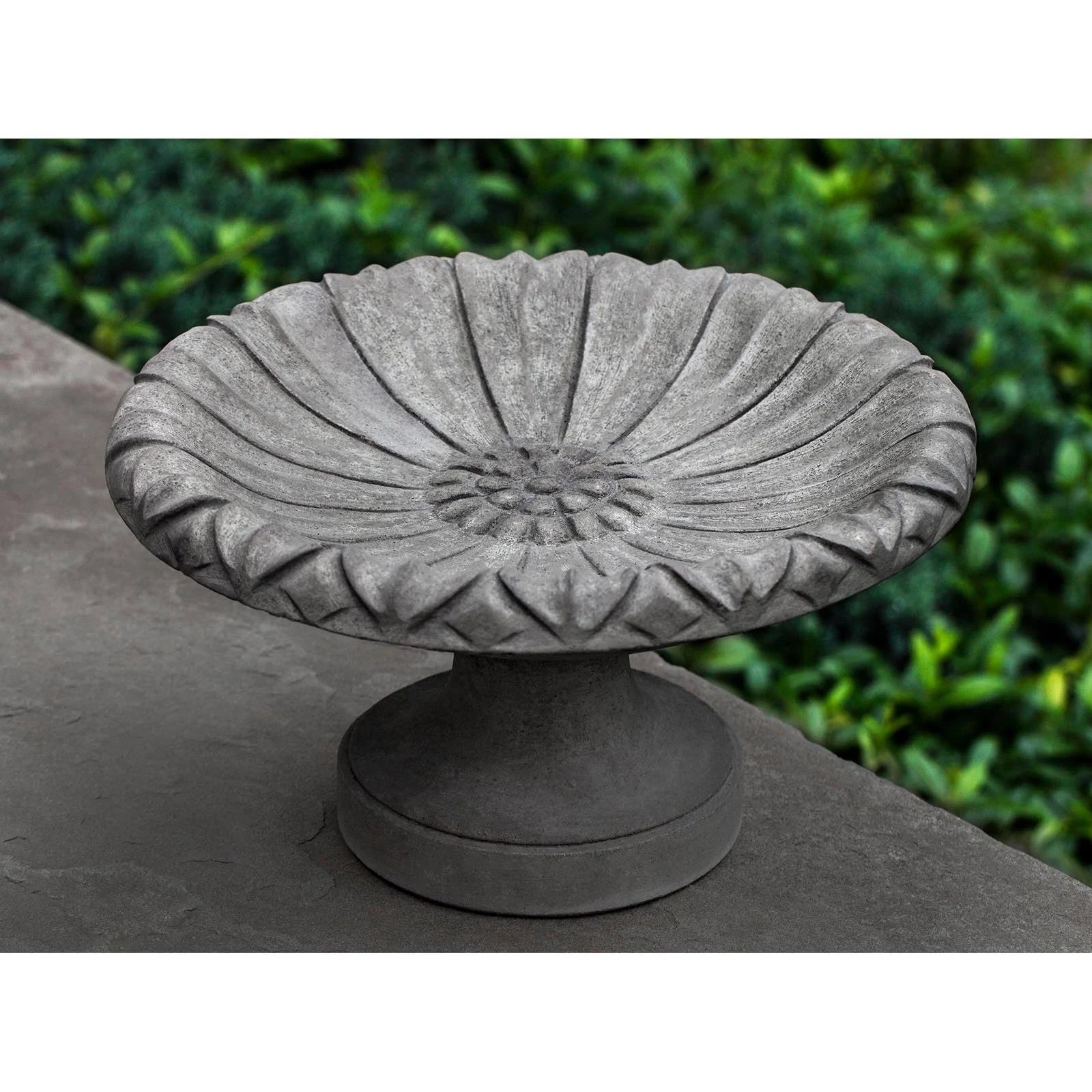 Verde Lotus Birdbath J869887
