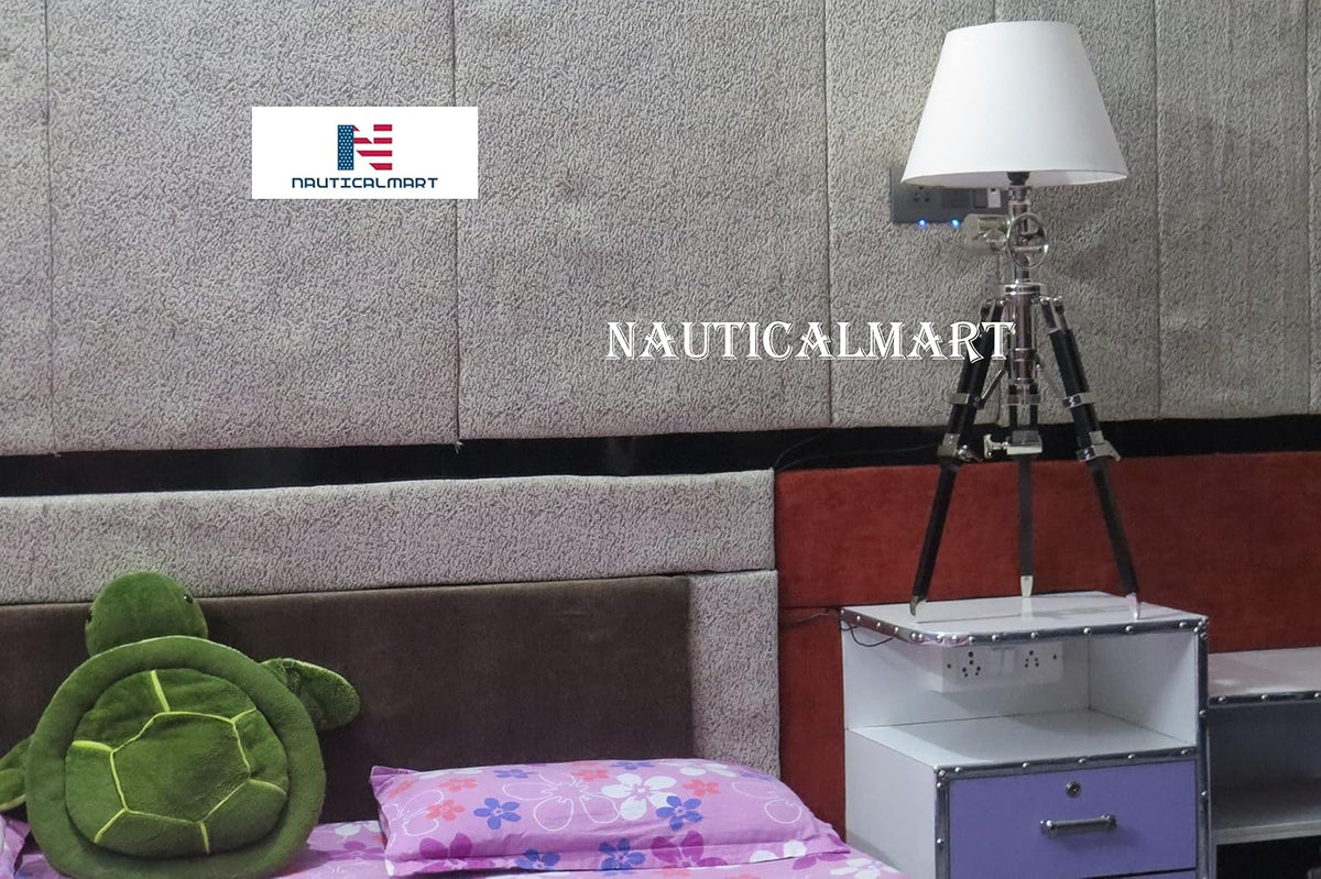 Tripod Table Lamp D8487