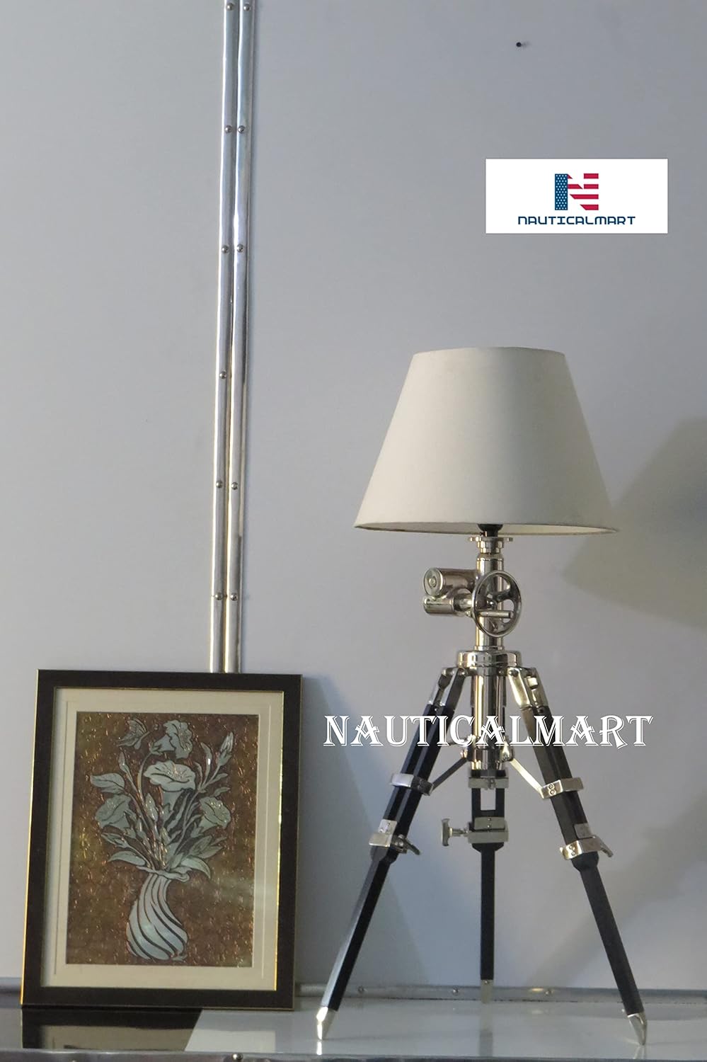 Tripod Table Lamp D8487