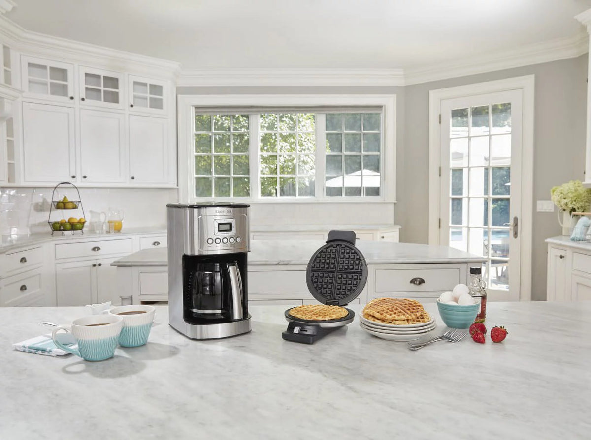 Round Classic Waffle Maker M558227