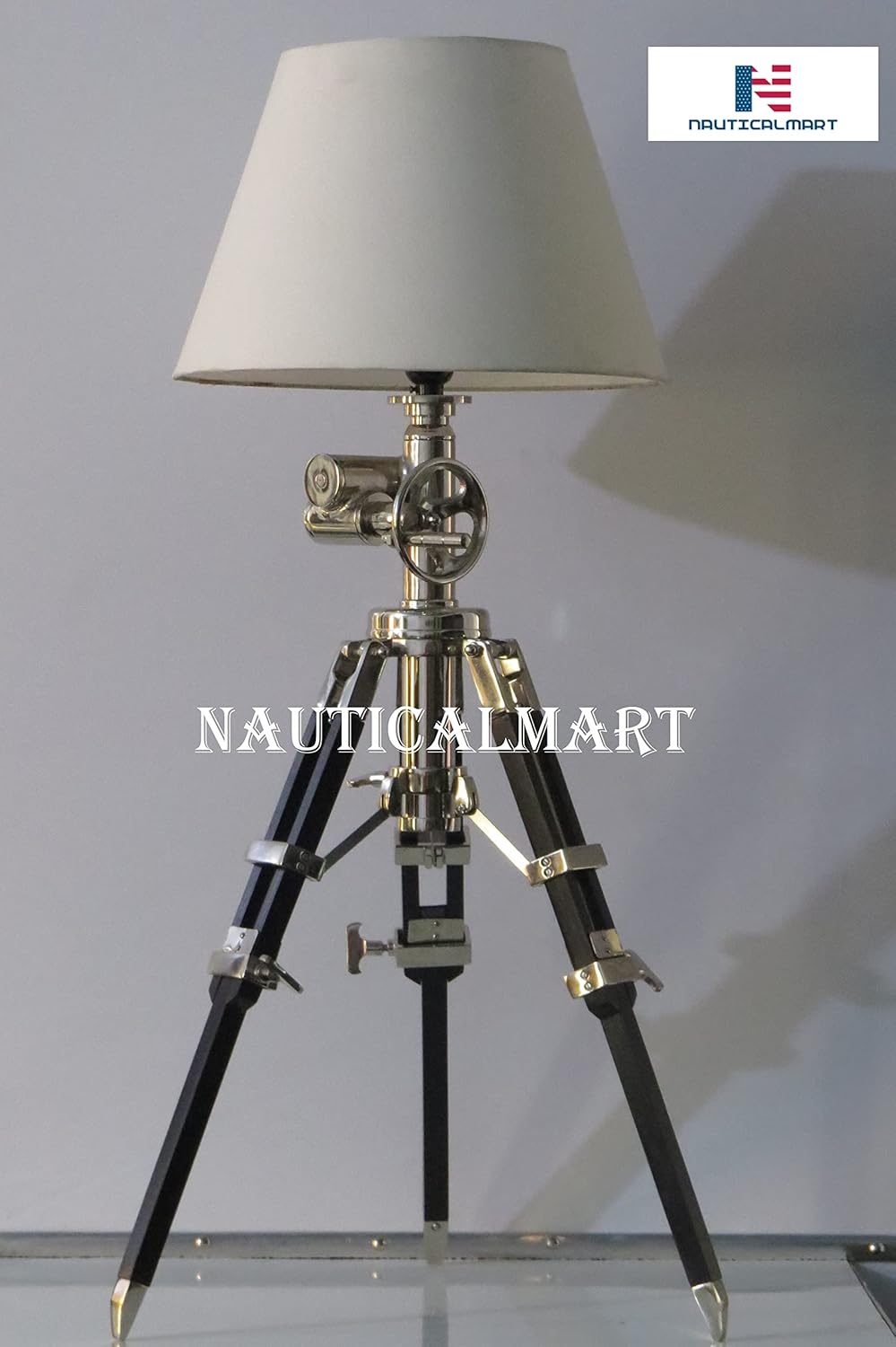 Tripod Table Lamp D8487